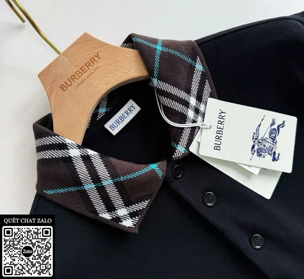 Áo polo nam Burberry màu đen cổ xanh mã 1 hàng độc hợp mốt cao cấp