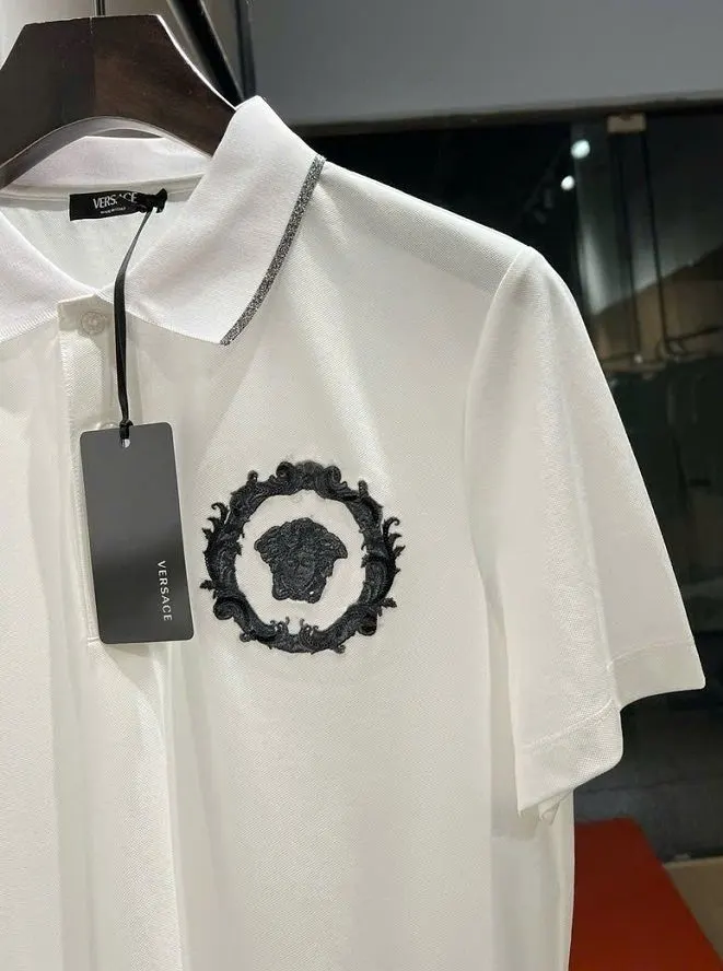 Áo polo nam màu trắng Versace mã 1 bản giới hạn chuẩn style cao Áo polo nam màu trắng Versace mã 1 bản giới hạn chuẩn style cao
