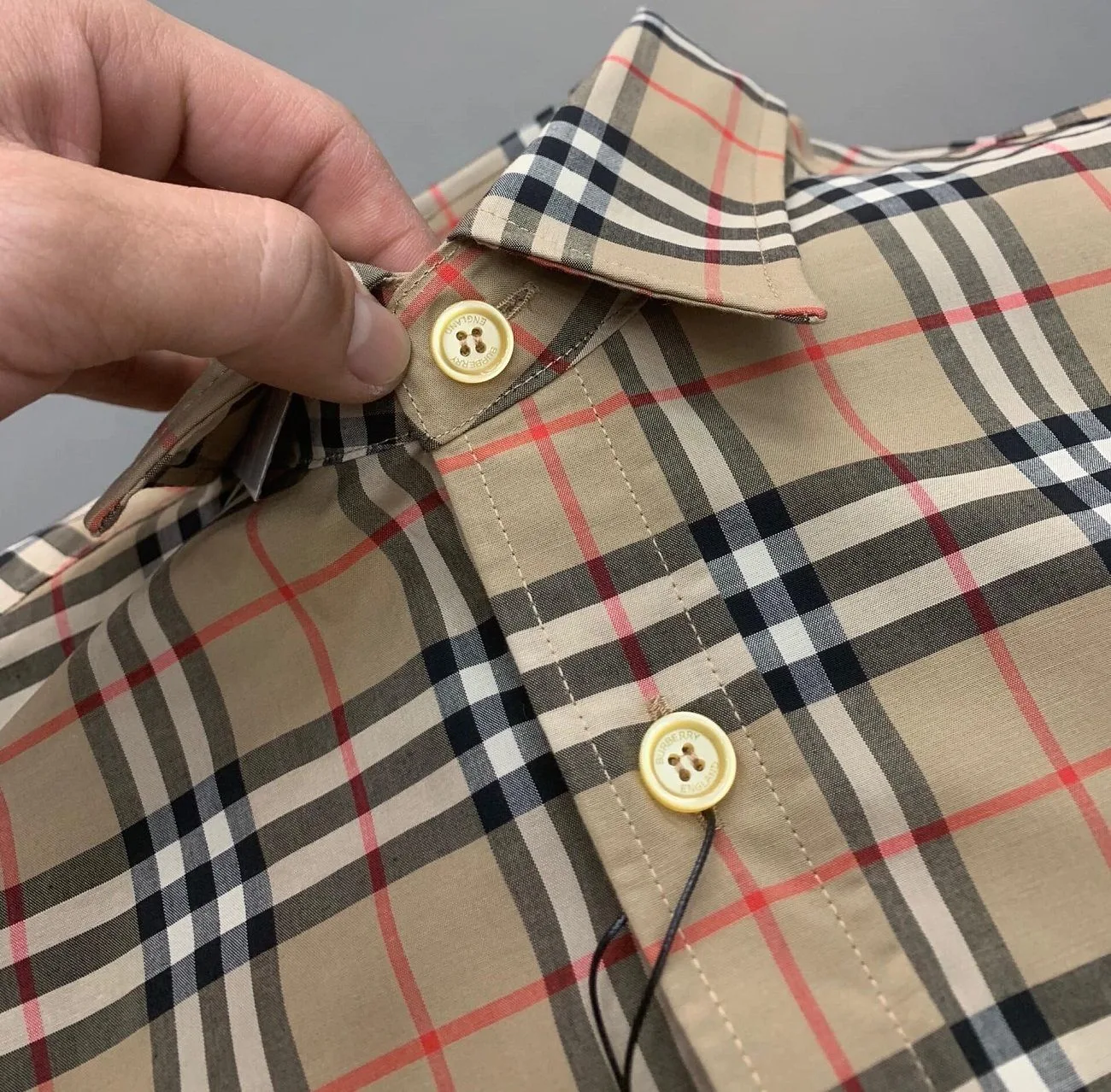 Áo sơ mi nam màu vàng BBR tay ngắn kẻ sọc caro mã 7a phong cách độc lạ Áo sơ mi nam màu vàng BBR tay ngắn kẻ sọc caro mã 7a phong cách độc lạ