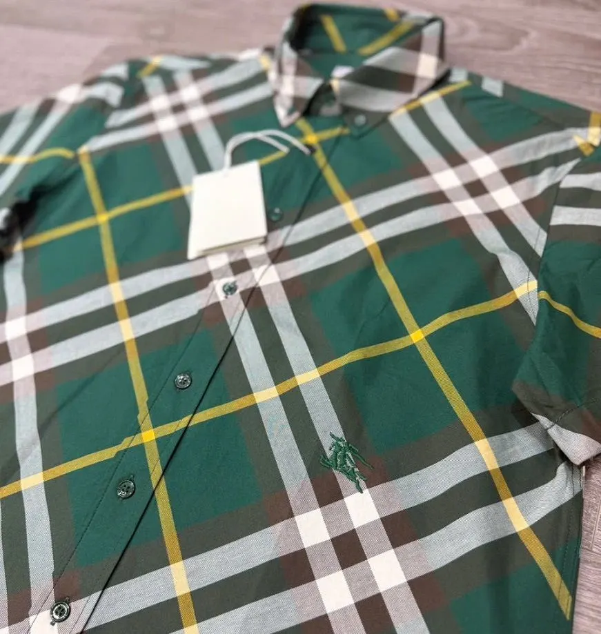 Áo sơ mi kẻ BBR Burberry xanh caro tay ngắn nam mã 1 men lì sang trọng Áo sơ mi kẻ BBR Burberry xanh caro tay ngắn nam mã 1 men lì sang trọng