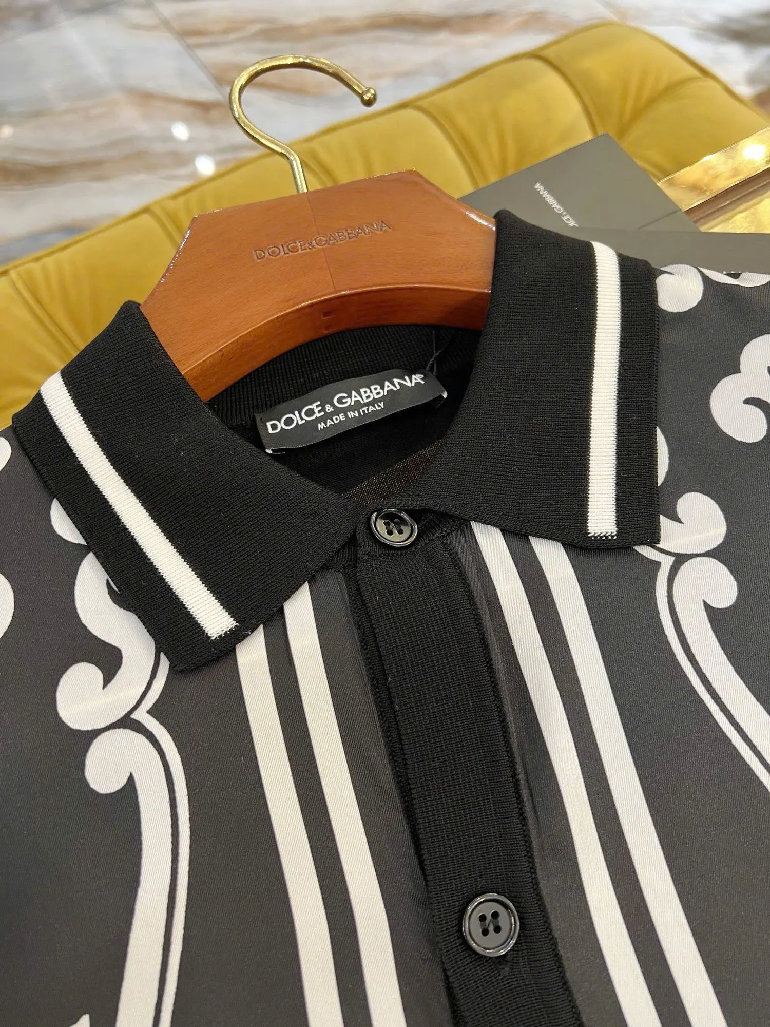 Áo sơ mi nam màu đen Dolce tay ngắn DG cao cấp mê mẩn mã 1 thời thượng Áo sơ mi nam màu đen Dolce tay ngắn DG cao cấp mê mẩn mã 1 thời thượng