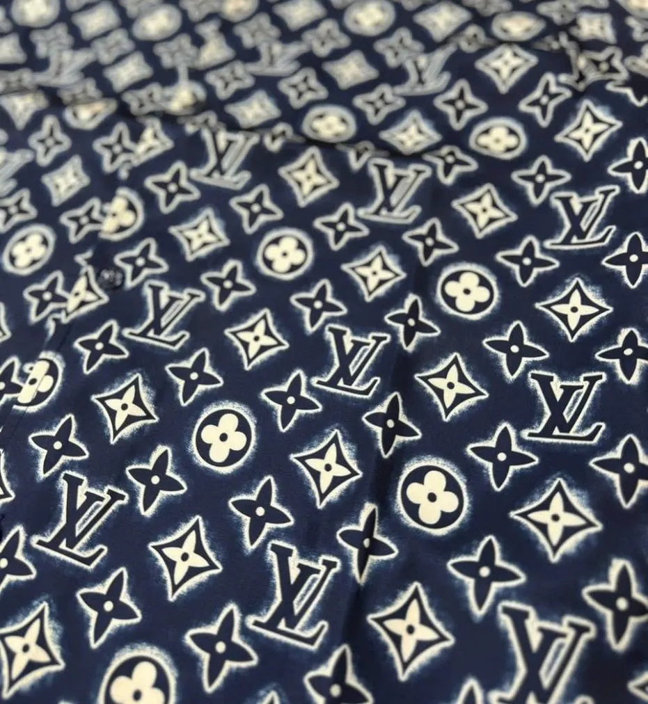 Áo sơ mi Louis tay ngắn đen LV hàng độc quyền nam mã 2 chất lượng cao Áo sơ mi Louis tay ngắn đen LV hàng độc quyền nam mã 2 chất lượng cao