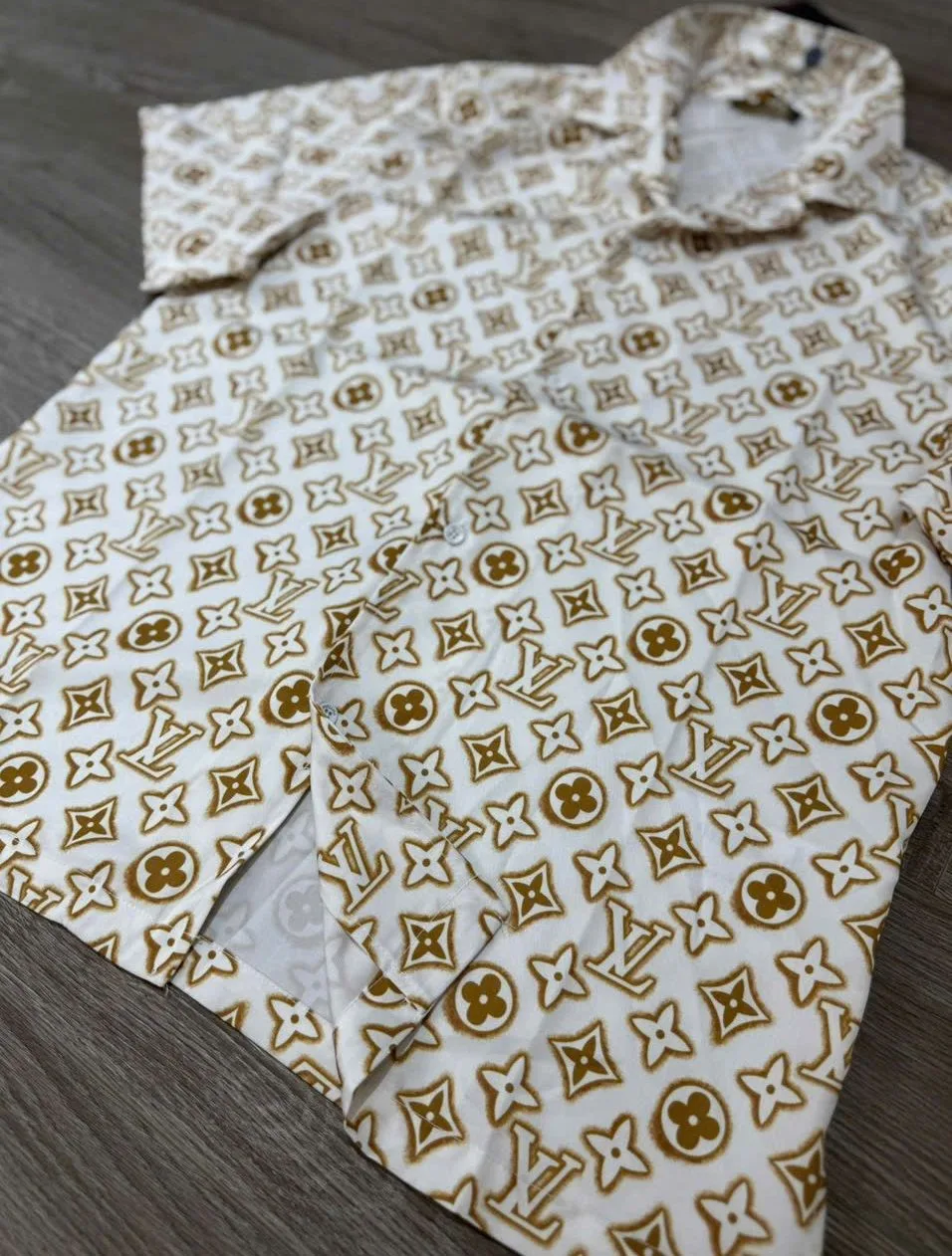 Áo sơ mi Louis Vuitton trắng tay ngắn nam mã 2 lên ảnh đẹp sang trọng