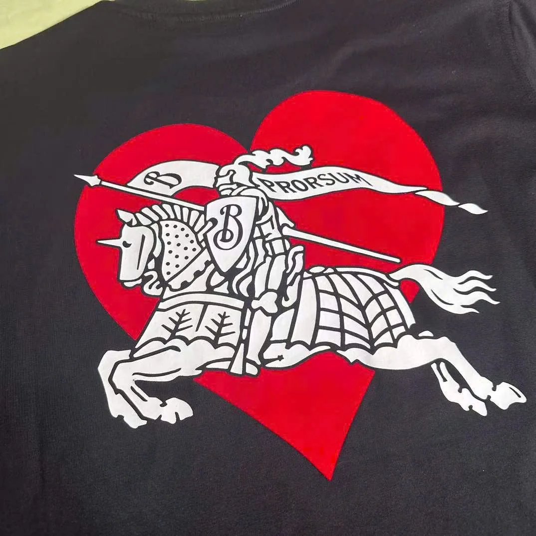 Áo phông Burberry đen mã 1 nam nữ cổ tròn Vip Like Authentic nhã nhặn Áo phông Burberry đen mã 1 nam nữ cổ tròn Vip Like Authentic nhã nhặn