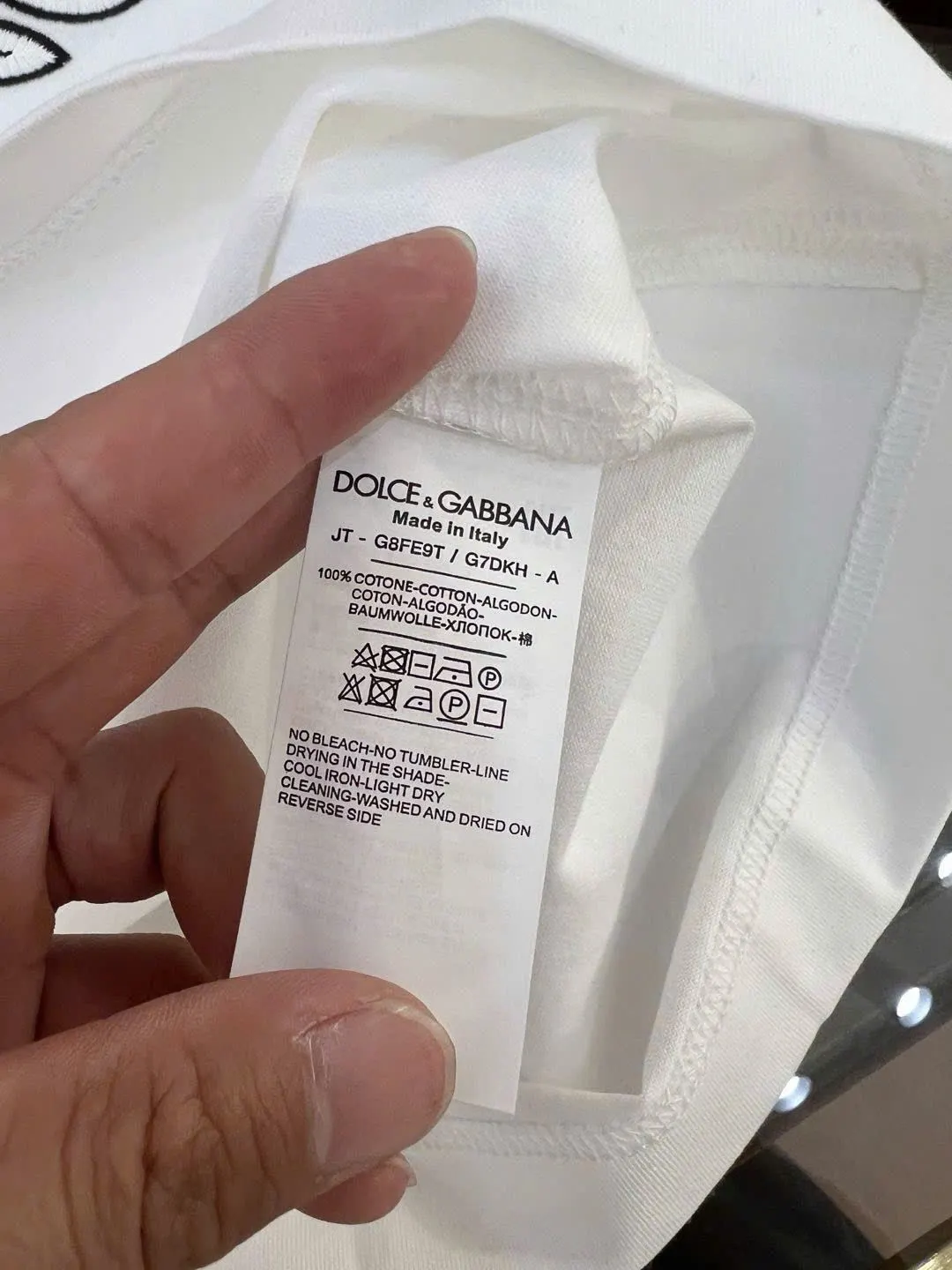 Áo phông trắng Dolce cổ tròn ao phong trang nam mã 17 phong cách đẳng cấp Áo phông trắng Dolce cổ tròn ao phong trang nam mã 17 phong cách đẳng cấp