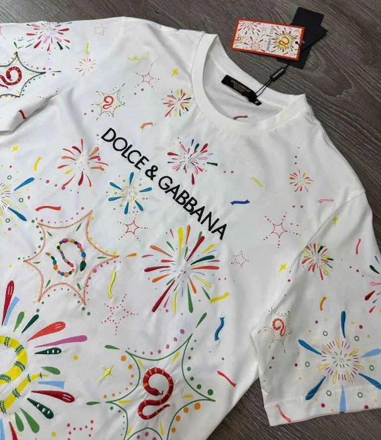 áo thun Dolce Gabbana nam trắng mã 34 cổ tròn DG đỉnh cao gọn gàng áo thun Dolce Gabbana nam trắng mã 34 cổ tròn DG đỉnh cao gọn gàng