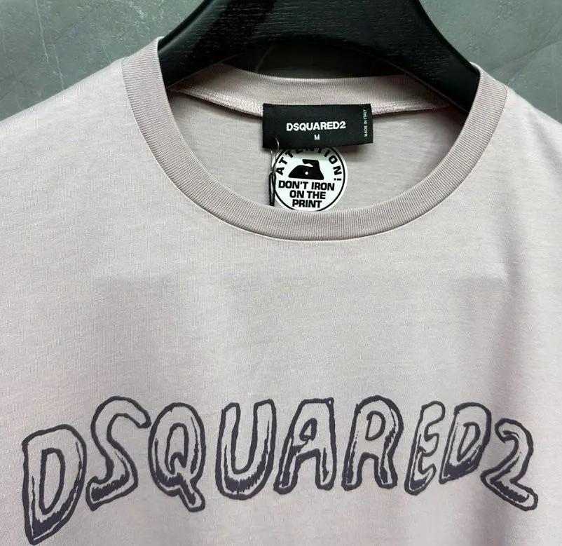 Áo phông màu hồng Dsquared2 mã 1 cổ tròn nam nữ xịn xò chuẩn men thời thượng