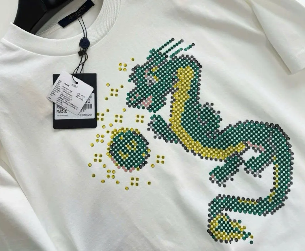 Áo Louis Vuitton trắng mã 8b cổ tròn nam nữ xịn xò đa năng chuẩn mốt Áo Louis Vuitton trắng mã 8b cổ tròn nam nữ xịn xò đa năng chuẩn mốt