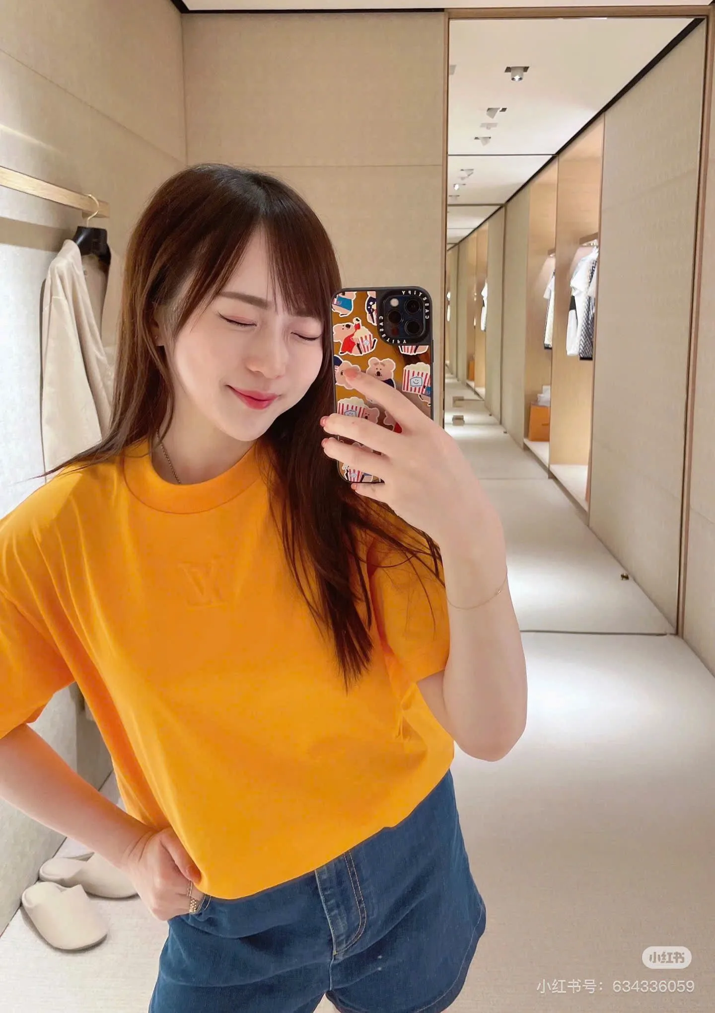 Áo phông nam vàng LV cổ tròn mã 2 - Hàng độc quyền, cực kỳ tốt Áo phông nam vàng LV cổ tròn mã 2 - Hàng độc quyền, cực kỳ tốt