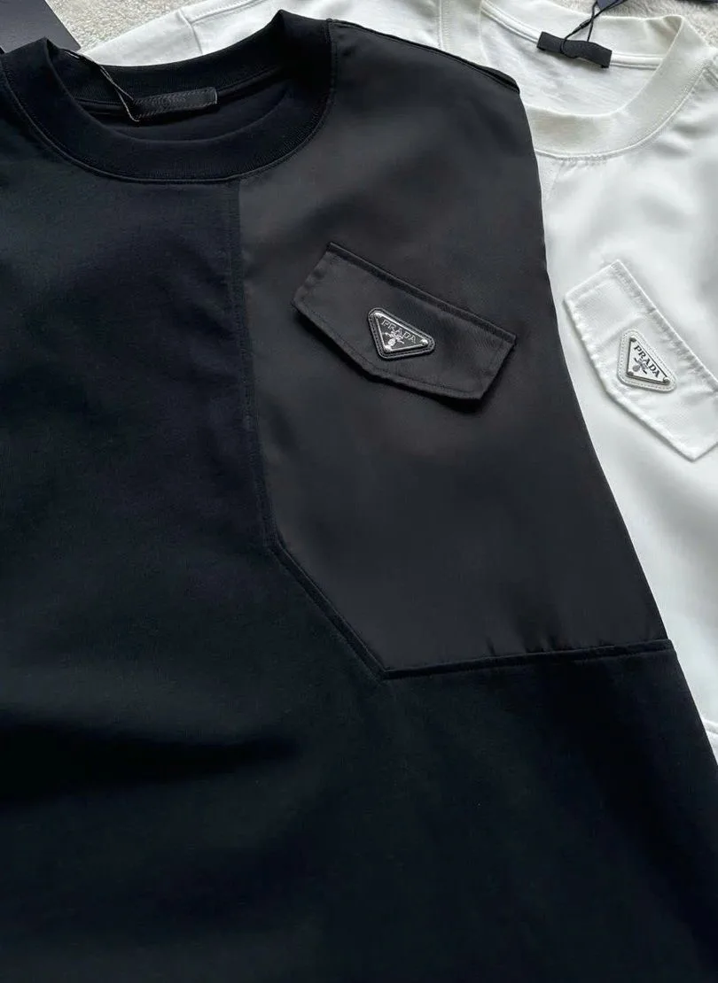Áo thun đen Prada hàng hiệu cổ tròn mã 3 áo phông nam nữ ấn tượng Áo thun đen Prada hàng hiệu cổ tròn mã 3 áo phông nam nữ ấn tượng