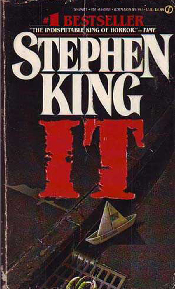 It book cover, text with title and author Stephen King, drain on a road with a paper boat