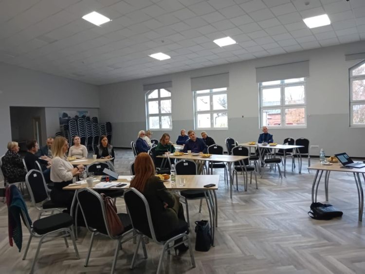 Zdjęcie numer 2 do artykułu pt.: Szkolenie dla działania 09.06 Aktywizacja społeczna osób najbardziej zagrożonych wykluczeniem społecznym, budowanie lokalnego potencjału społeczeństwa obywatelskiego  
