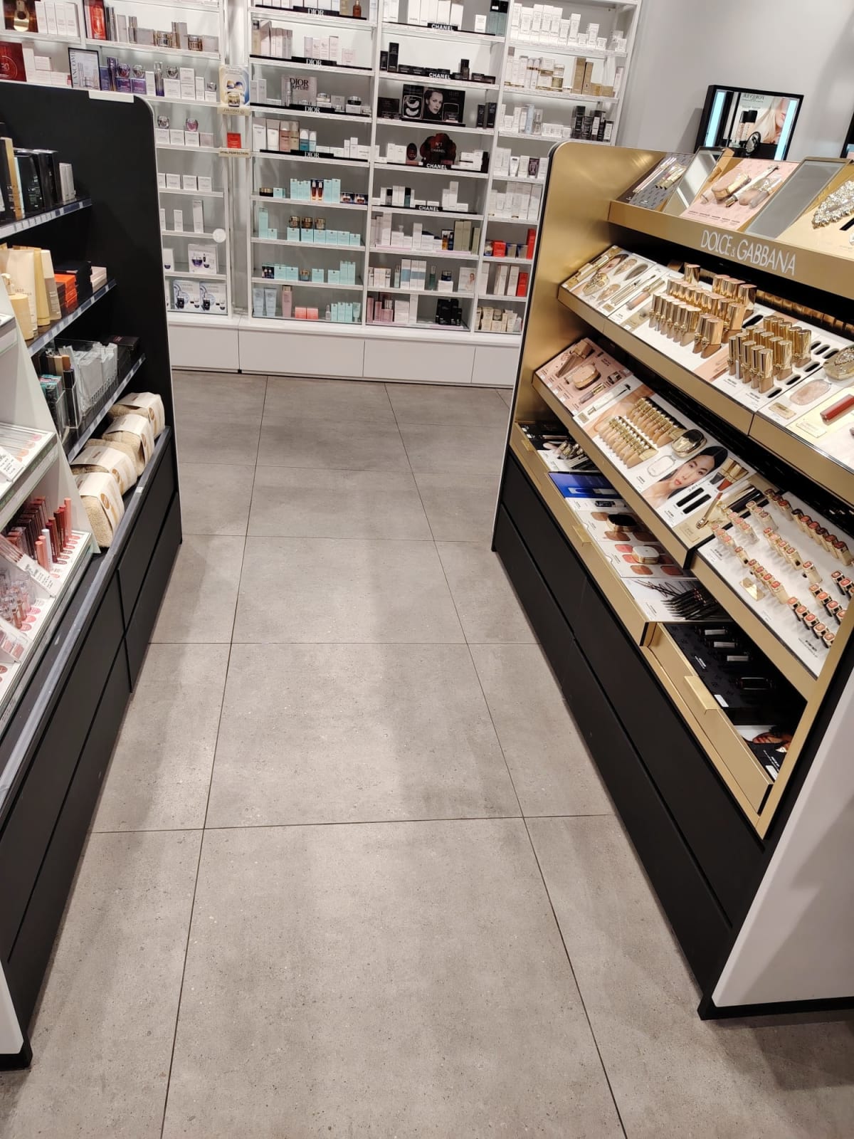 Nettoyage boutique magasin retail Marseille