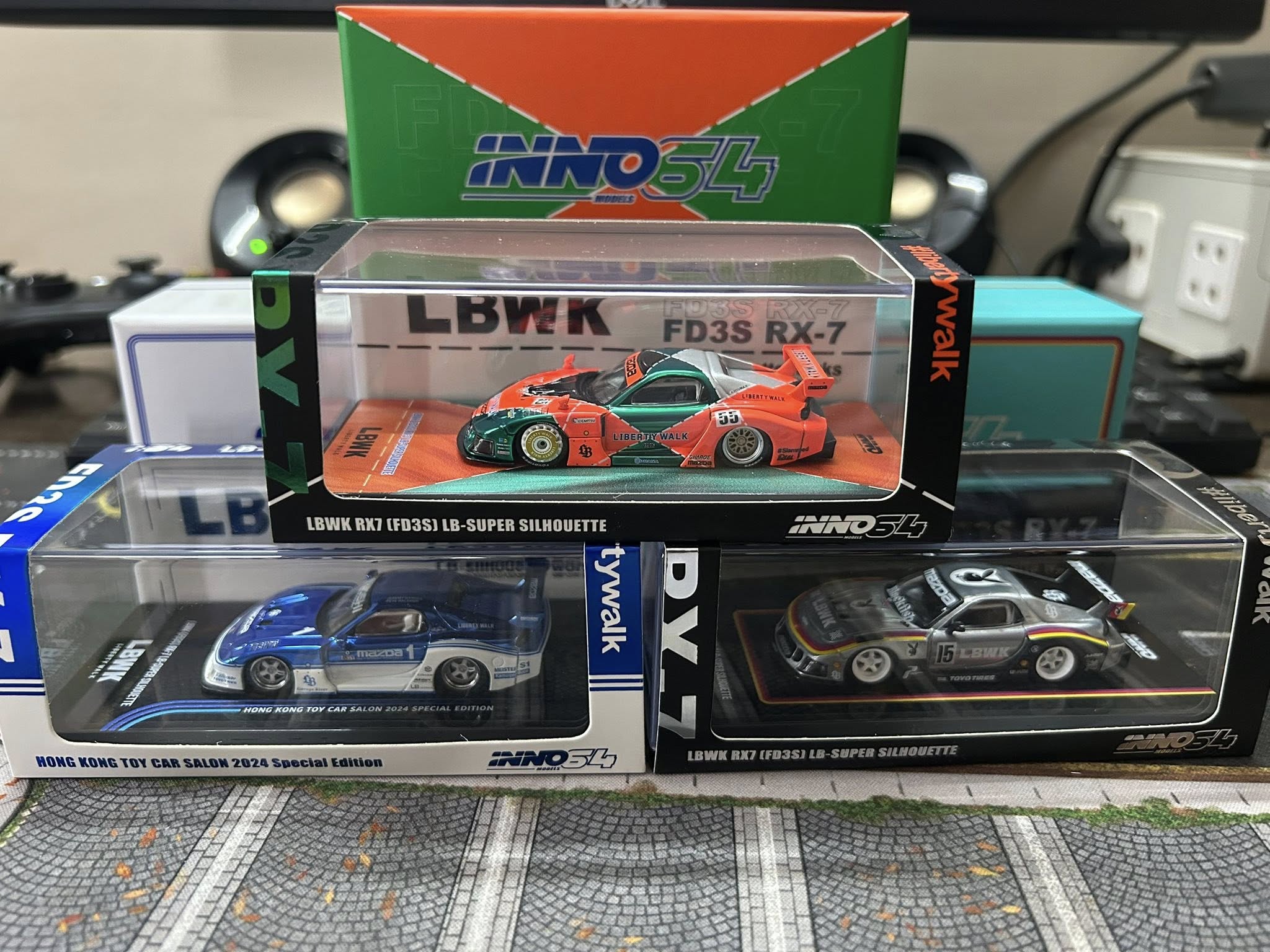 INNO64: Mazda RX7 (3 Chases)