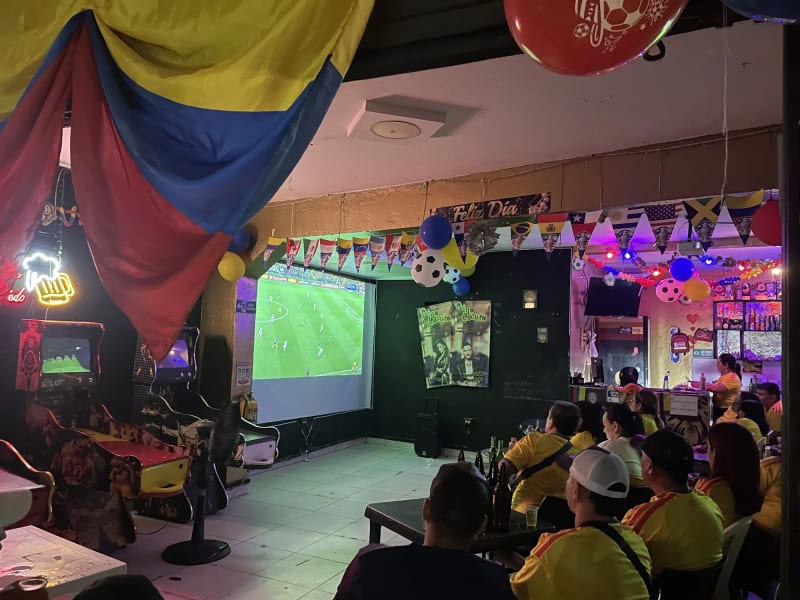 Ambiente del bar con luces