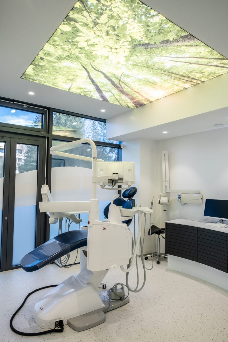 Reception area at Med & Dent in Lucerne