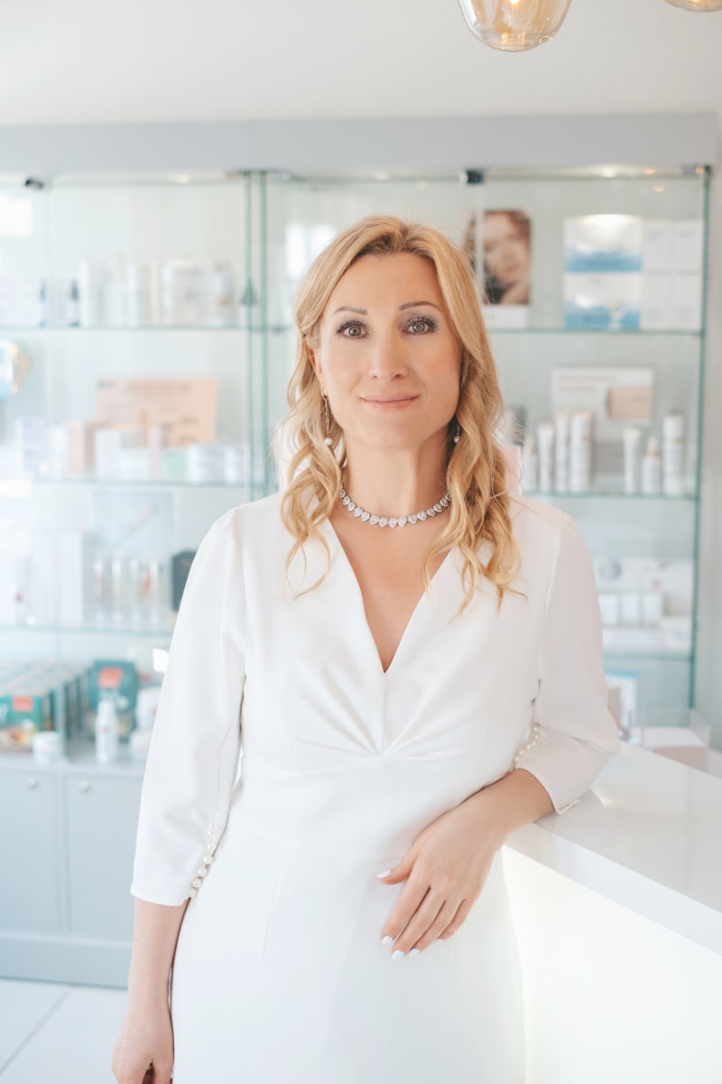 Cosmetic treatment at Esthetic Cosmetic Medical Center
