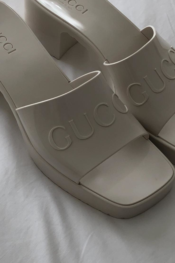 how to clean gucci rubber slides