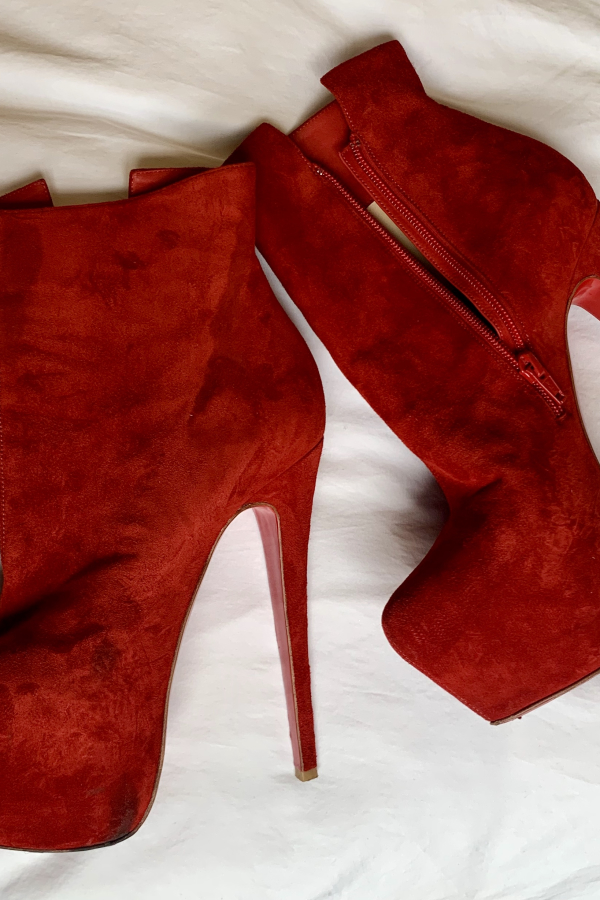 louboutin daf booty