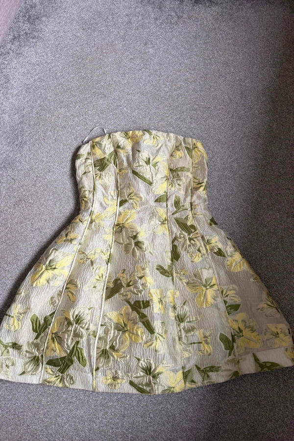 darner strapless mini dress in green floral Rent OMR x Elliatt - Elliatt nash