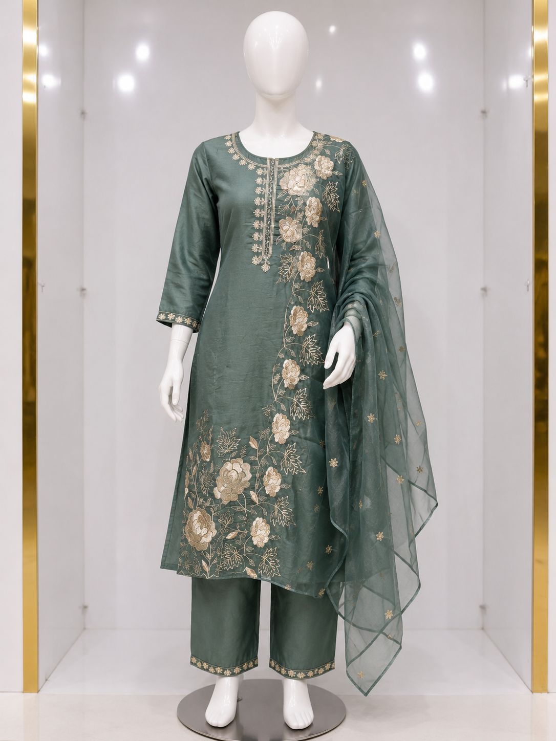 SAGA GREEN FLORAL EMBROIDERED KURTA SET WITH ORGANZA DUPATTA