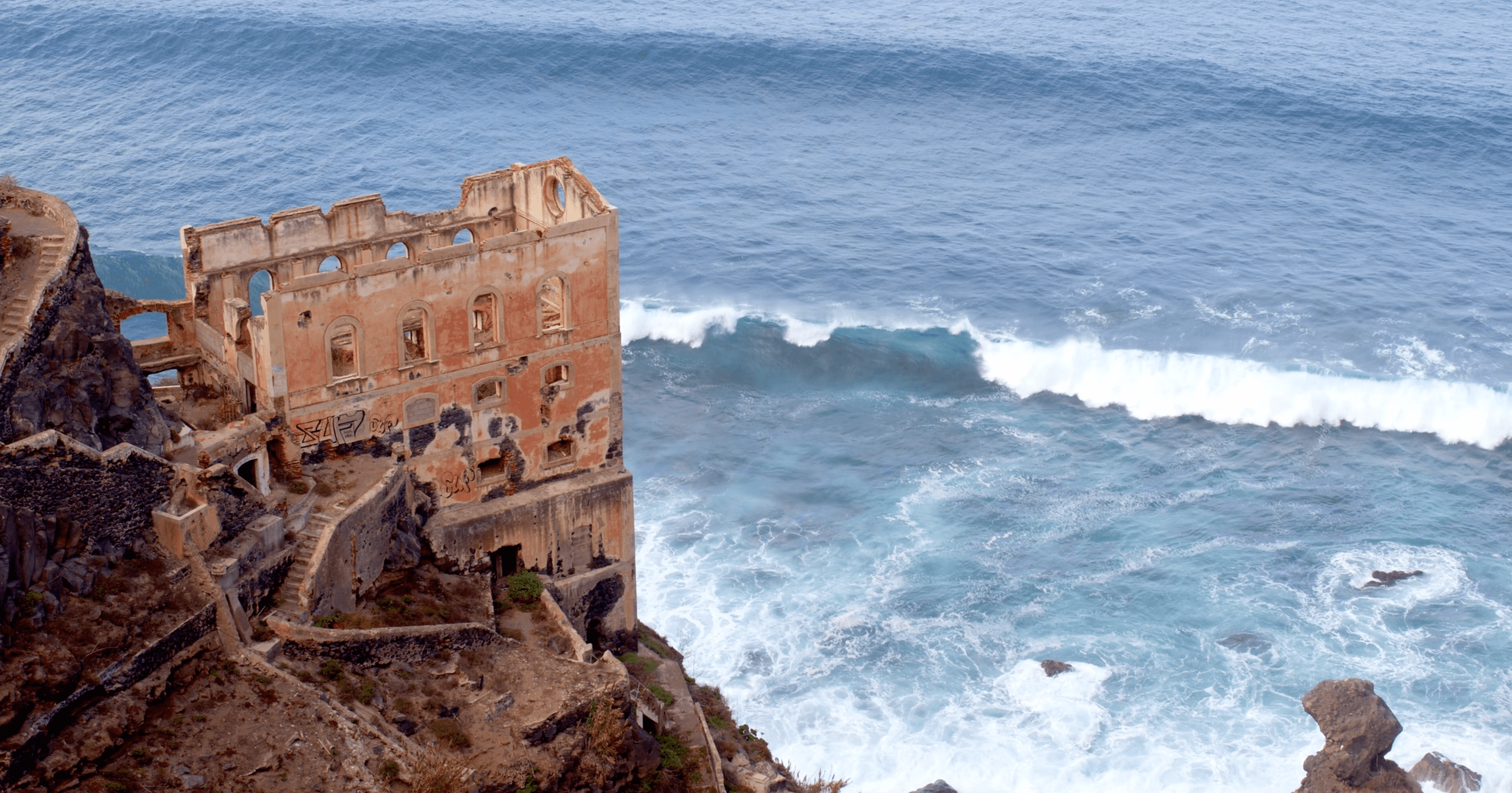 HOLIDAY PARADISE / 2023