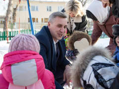 Чужих детей не бывает. Спикер краевого парламента посетил Дом ребенка №3