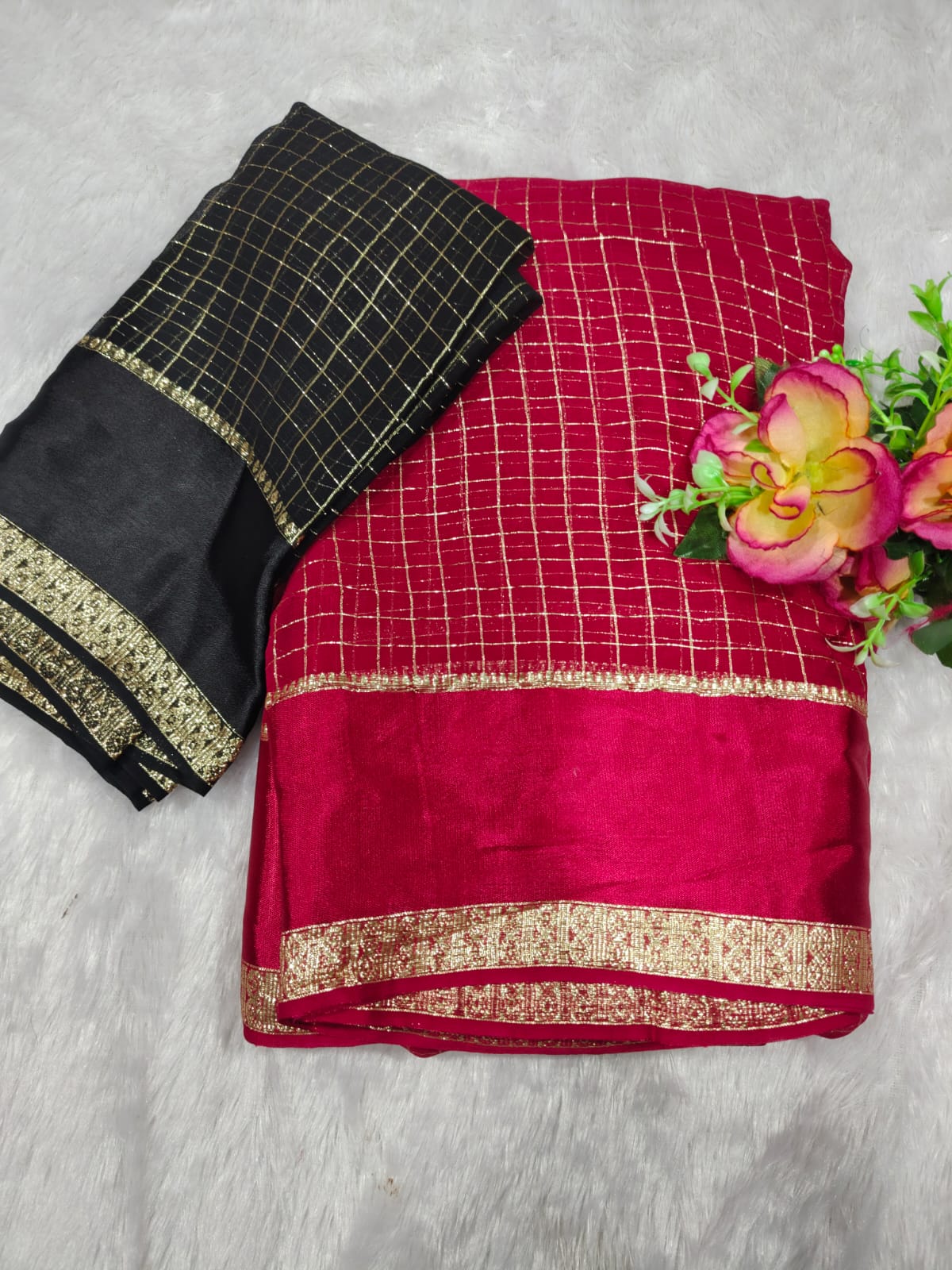 VISCOSE CHECKS SAREE WITH CONTRAST BLOUSE