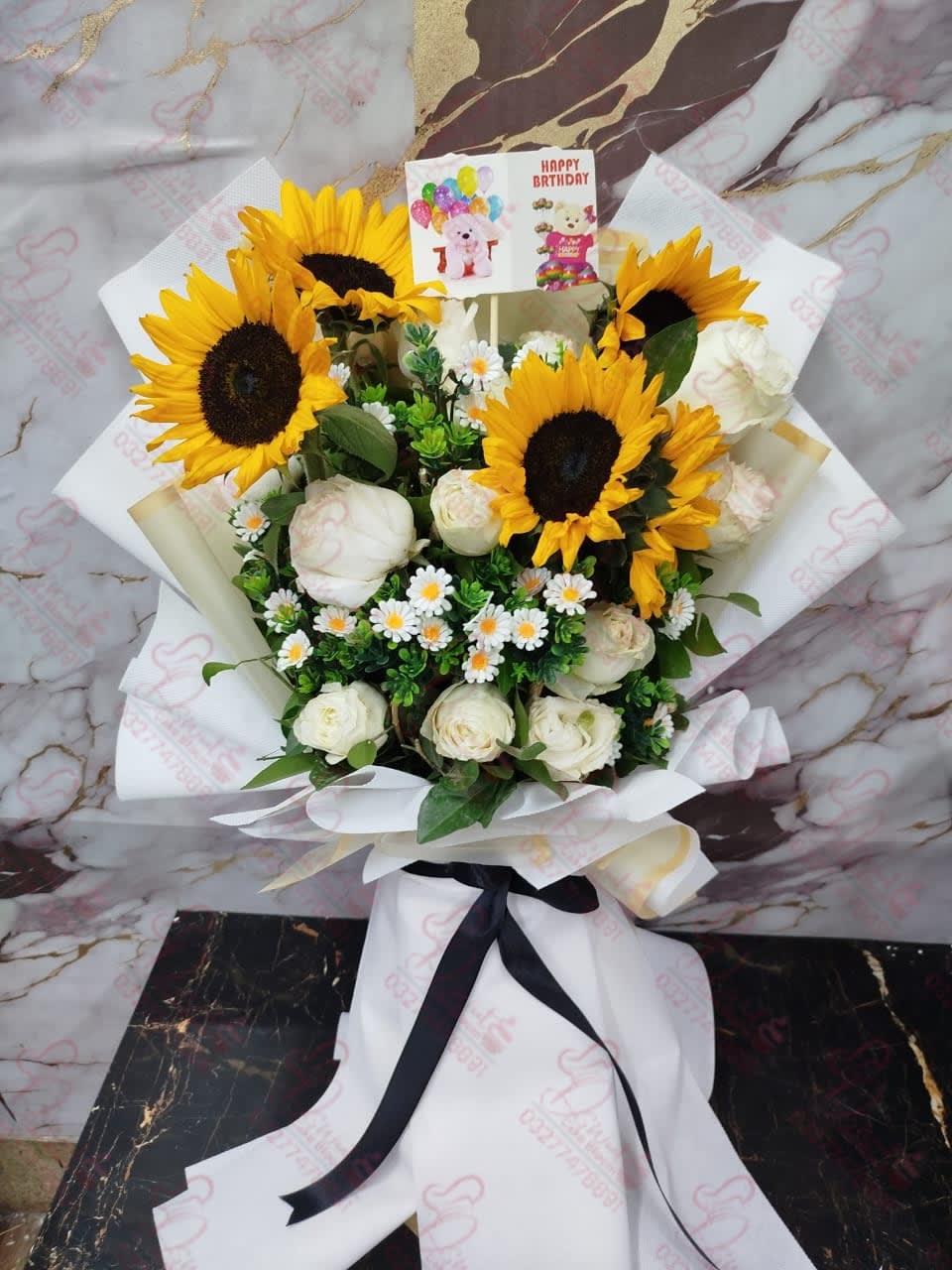 Emerald Gold Flower Bouquet Faisalabad