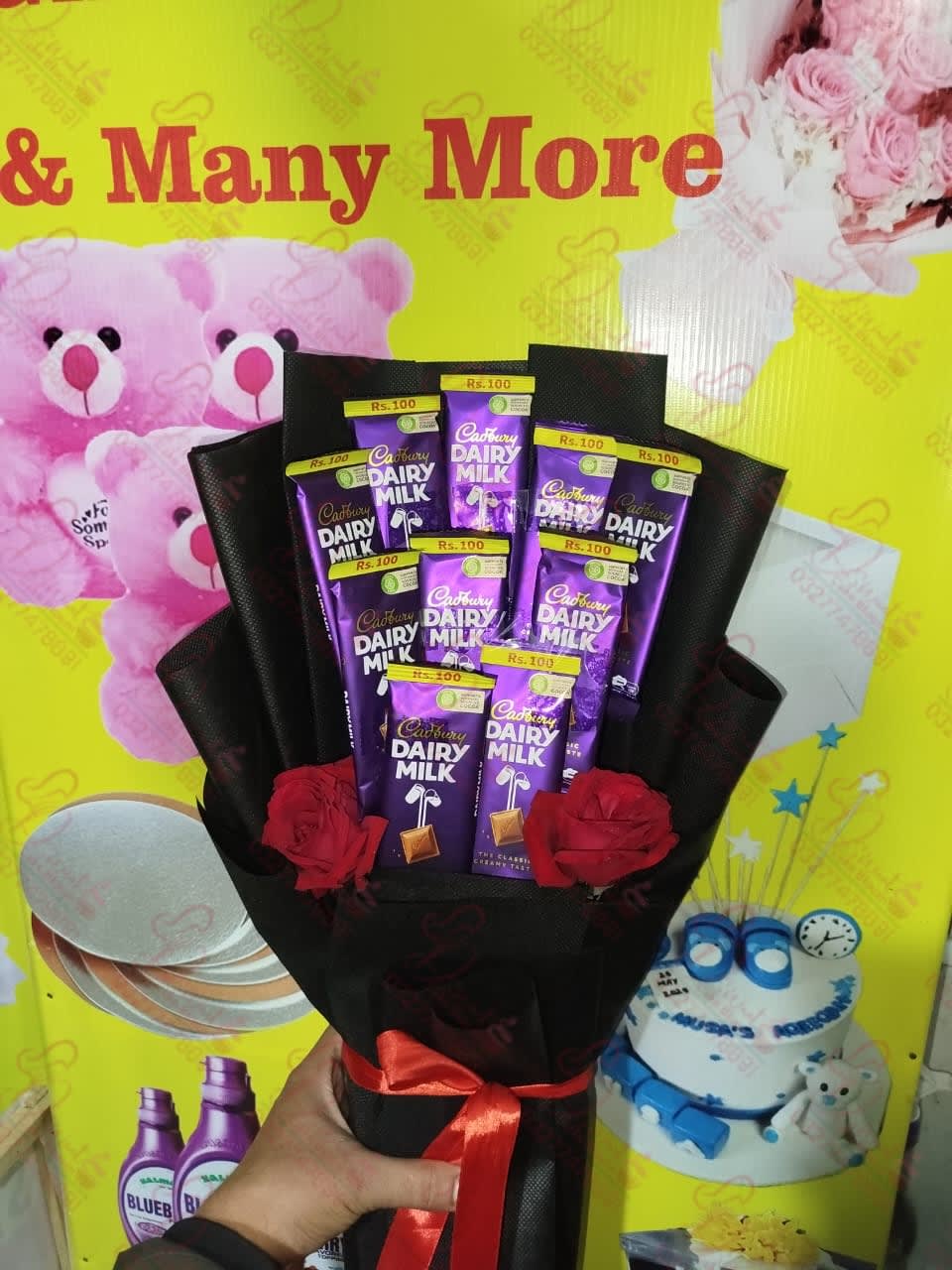 Emerald Gold Flower Bouquet Cake Rawalpindi