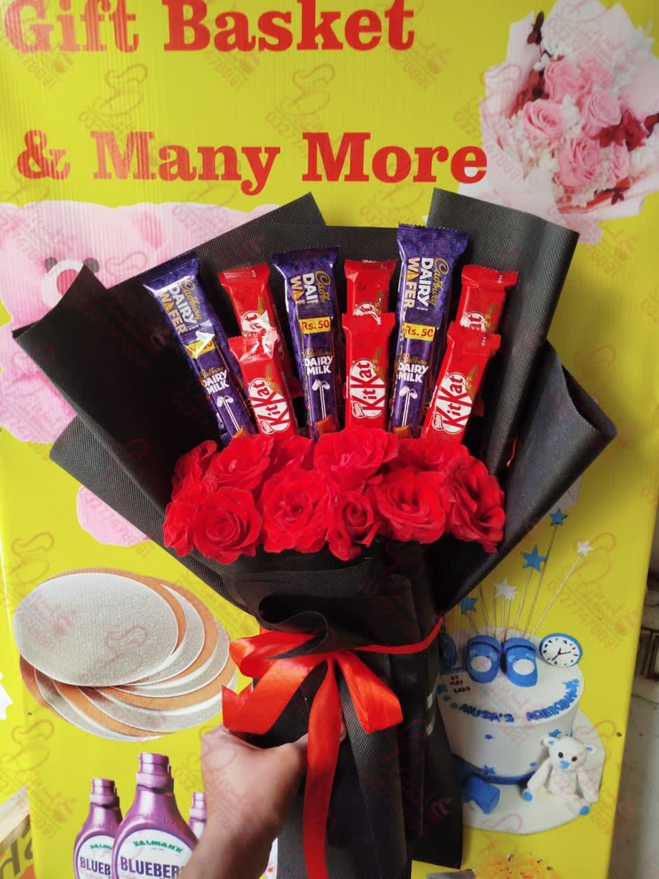 Travel Flowers Cake Rawalpindi