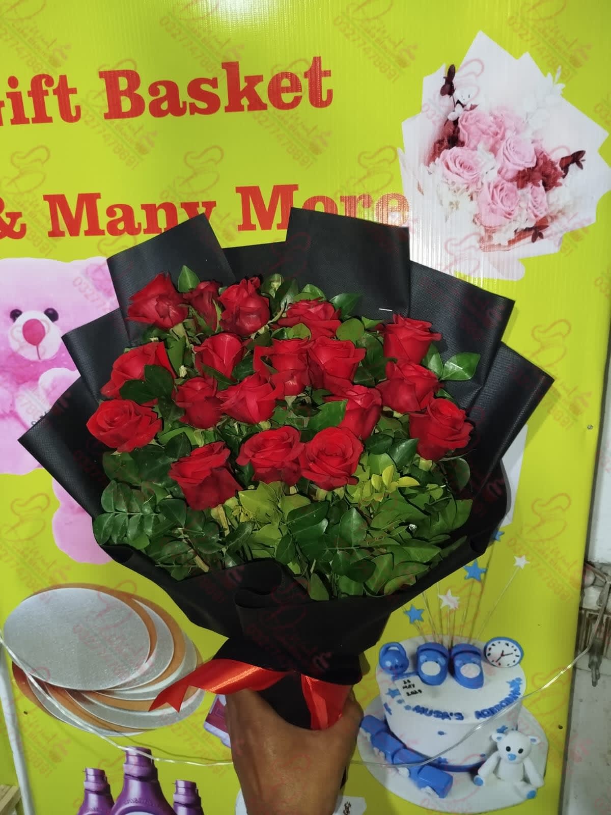 Emerald Gold Flowers Bouquet Rawalpindi