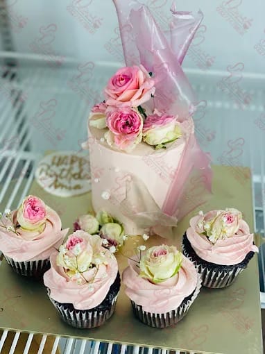 Rose Petal Flower Cake Faisalabad