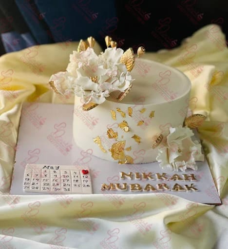 White Gold Luxury Female Birthday Cake Rawalpindi