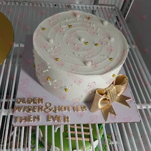 White Gold Female Birthday Cake Rawalpindi