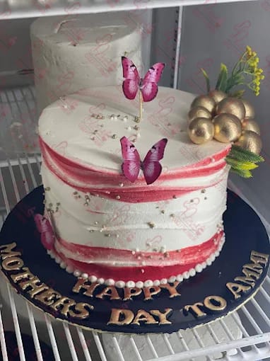 White Red Gold Women Cake Islamabad