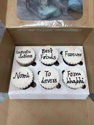 Six Custom Cupcakes Box Islamabad