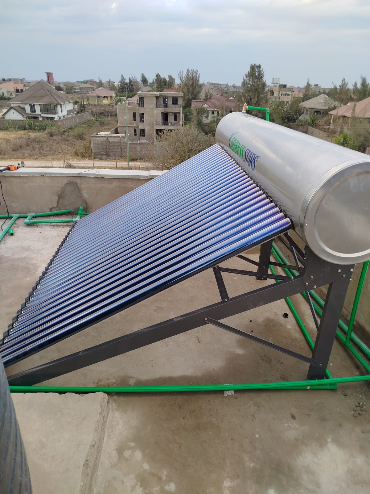 200L Solar Water Heater - Low Pressure (Evacuated Tube), photo 1 of 3