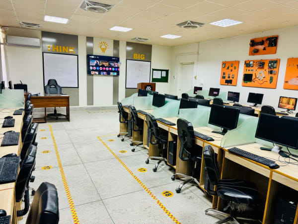 IT Lab View 2
