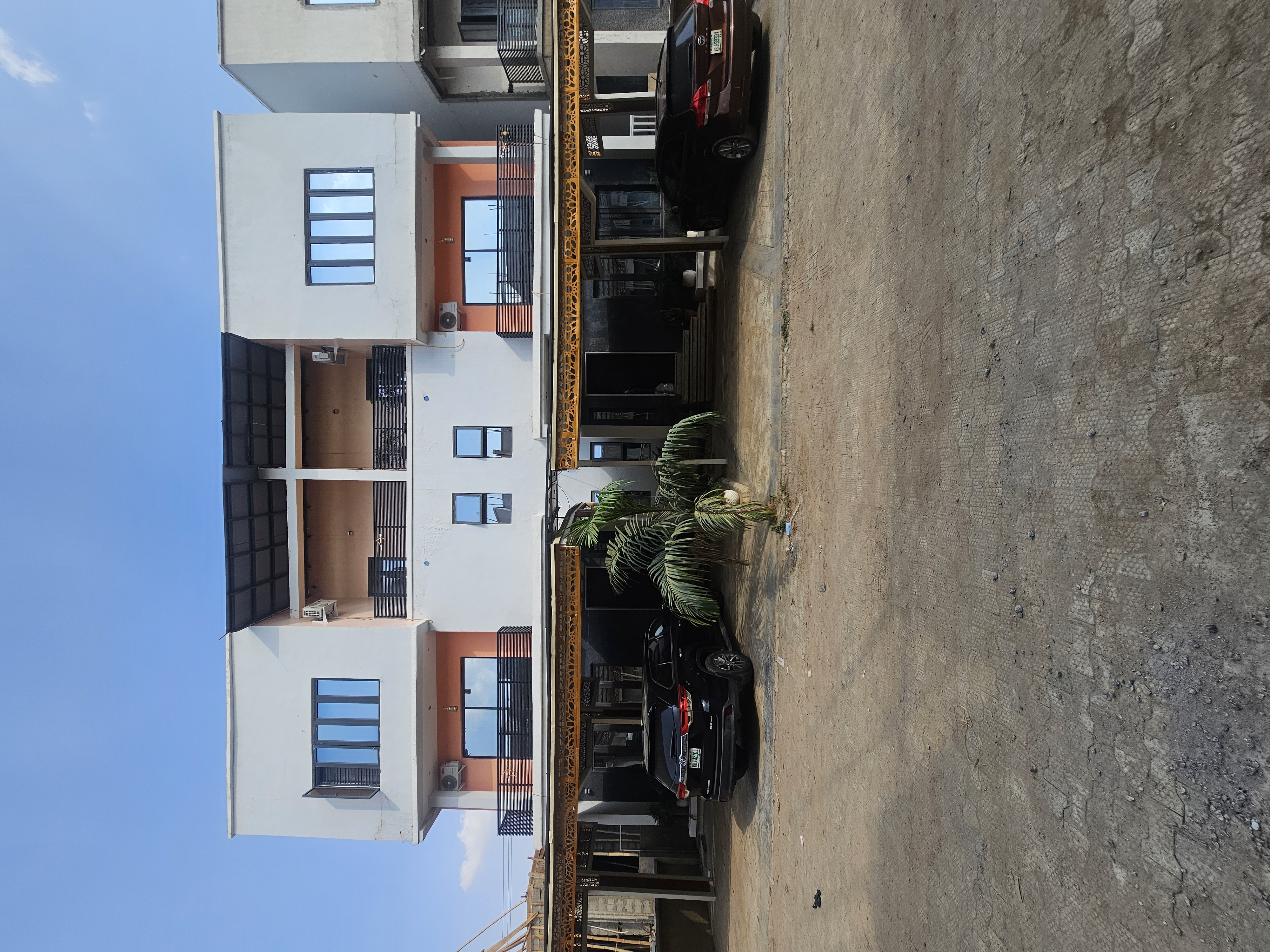 6-bedroom semidetached triplexes