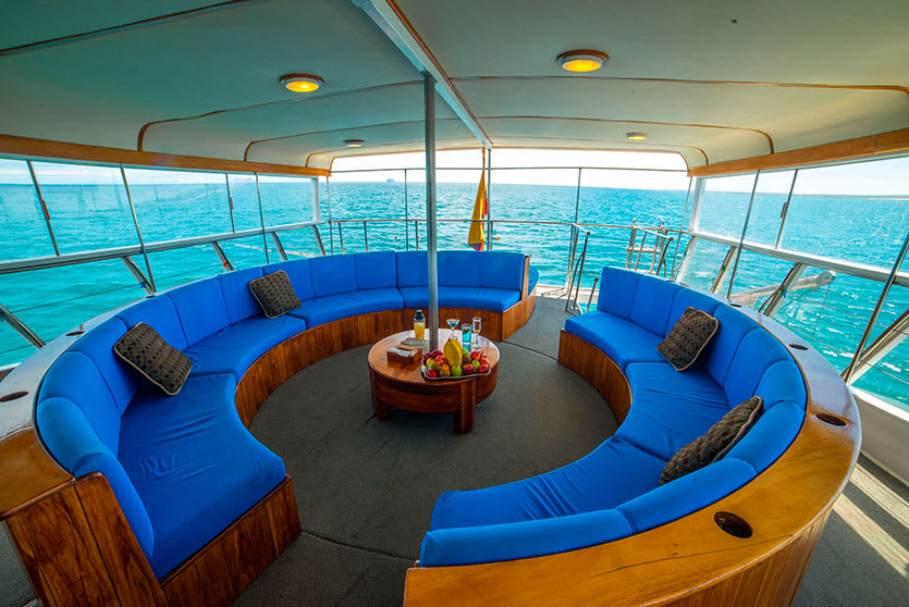 REINA SILVIA YACHT view 3