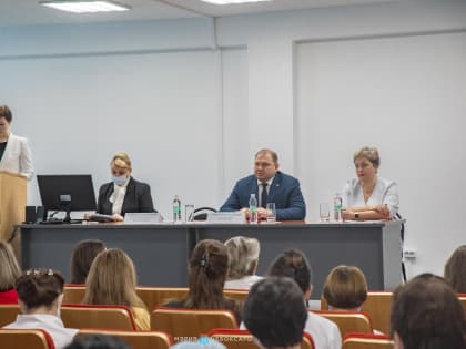 Денис Спирин провел Единый информационный день в Городской детской клинической больнице