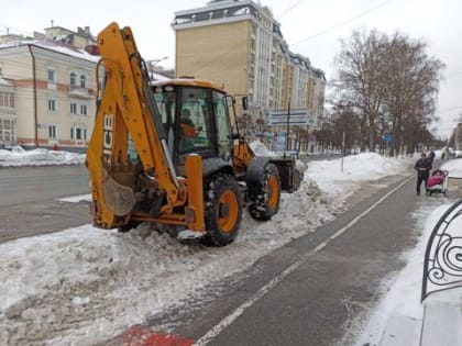 На улицы Чебоксар вышло 74 единицы техники