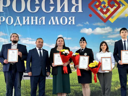 В 2024 году премии главы Янтиковского муниципального округа удостоились 5 представителей работающей молодежи