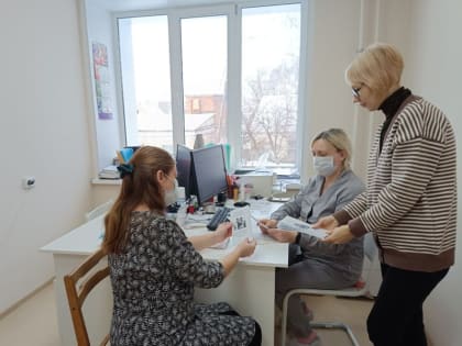 Специалисты Порецкого центра соцобслуживания рассказали будущим мамам о реализации национального проекта «Семья»