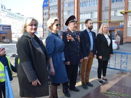 У бюста Сергея Королева в Чебоксарах с подрастающим поколением говорили о «звёздной» отрасли