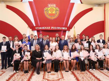 В День студента вручены свидетельства стипендиатов за особую творческую устремленность