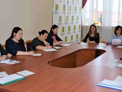 Состоялось очередное заседание комиссии по делам несовершеннолетних и защите их прав