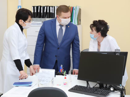 Владимир Степанов ознакомился с работой Центра амбулаторной онкологической помощи на базе Центральной городской больницы
