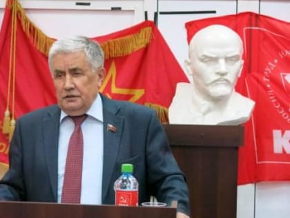 В Чувашии красные решили увековечить имя Валентина Шурчанова памятной доской на здании рескома КПРФ